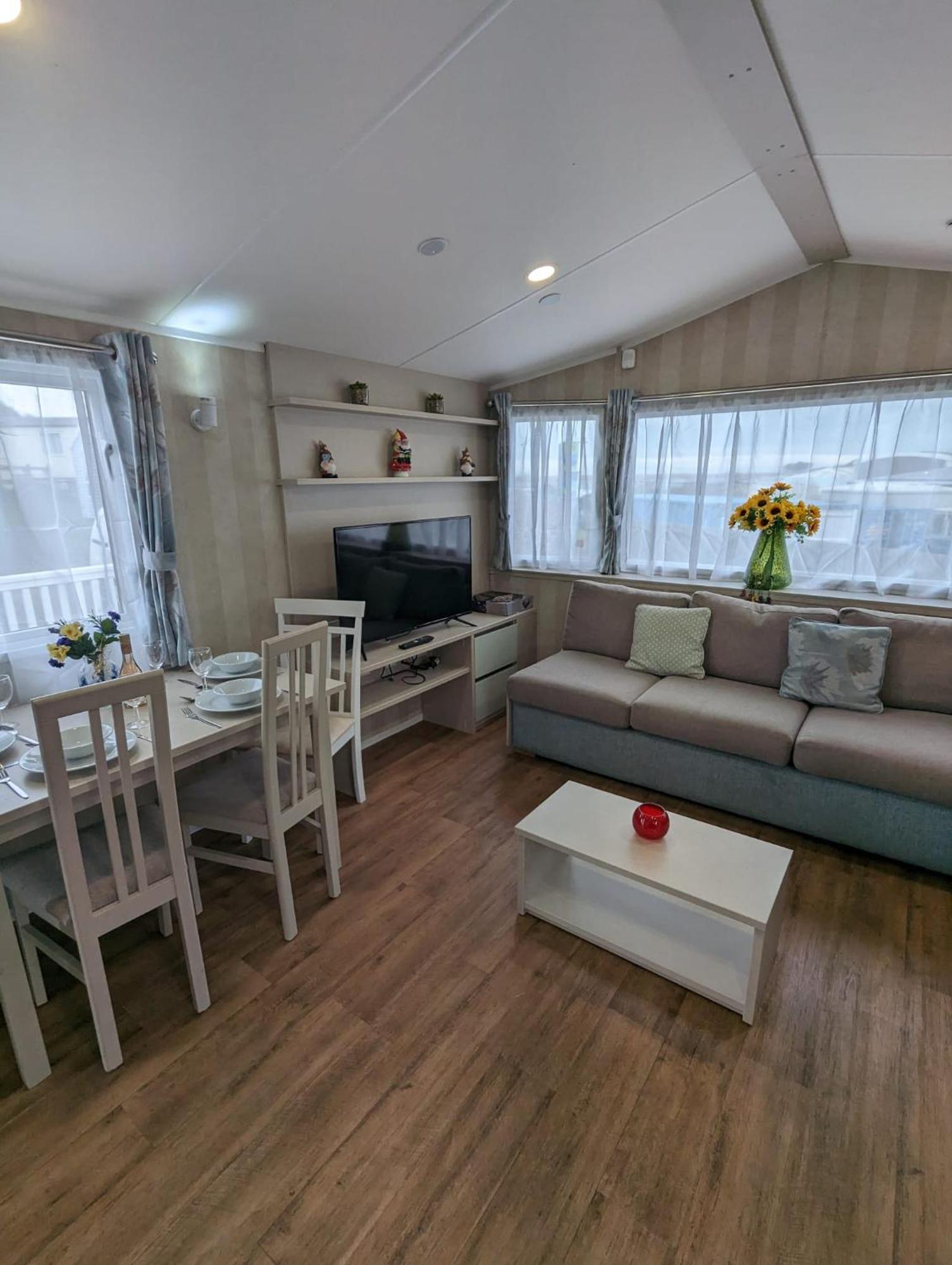 Accessible Friendly Modern Family Caravan Littlesea Haven Weymouth Wyke Regis Exterior photo