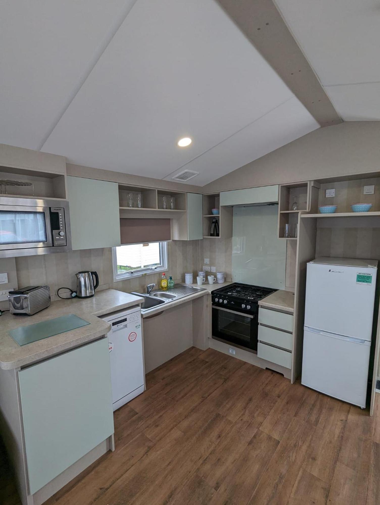 Accessible Friendly Modern Family Caravan Littlesea Haven Weymouth Wyke Regis Exterior photo