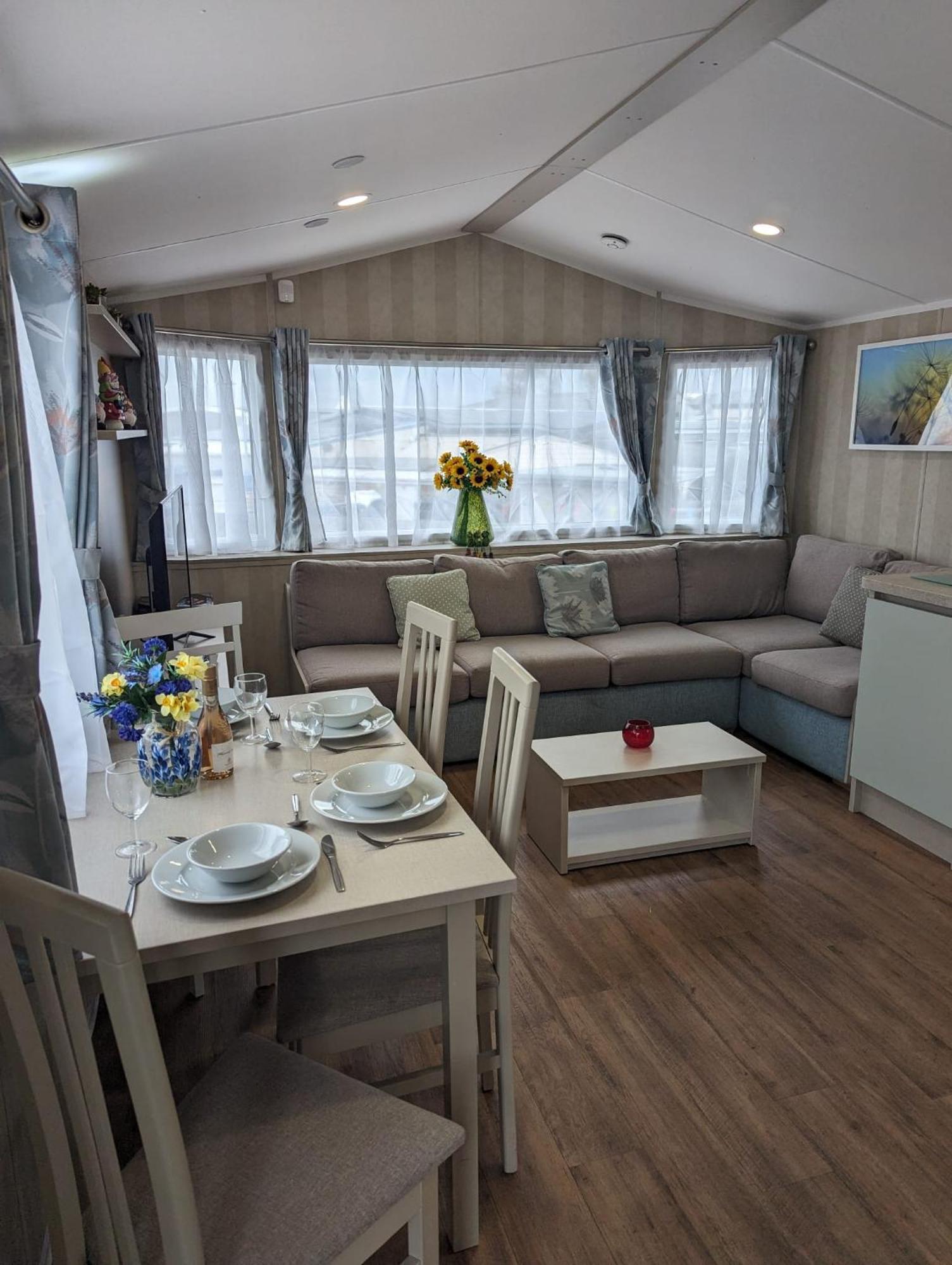 Accessible Friendly Modern Family Caravan Littlesea Haven Weymouth Wyke Regis Exterior photo